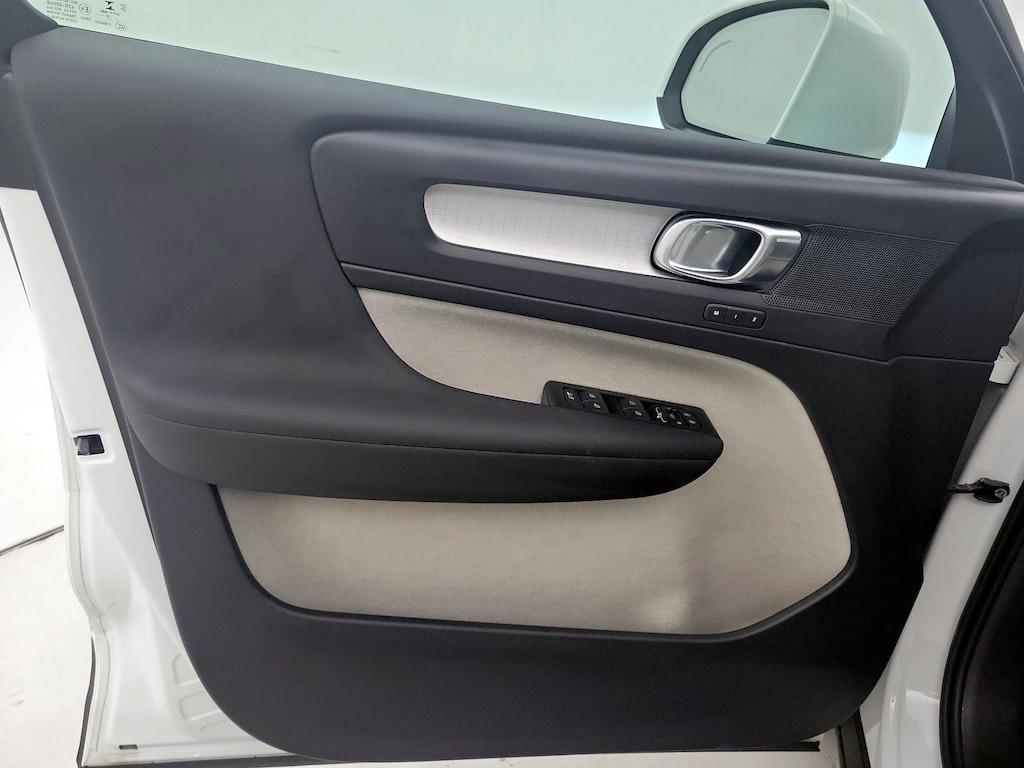used 2021 Volvo XC40 car, priced at $28,998