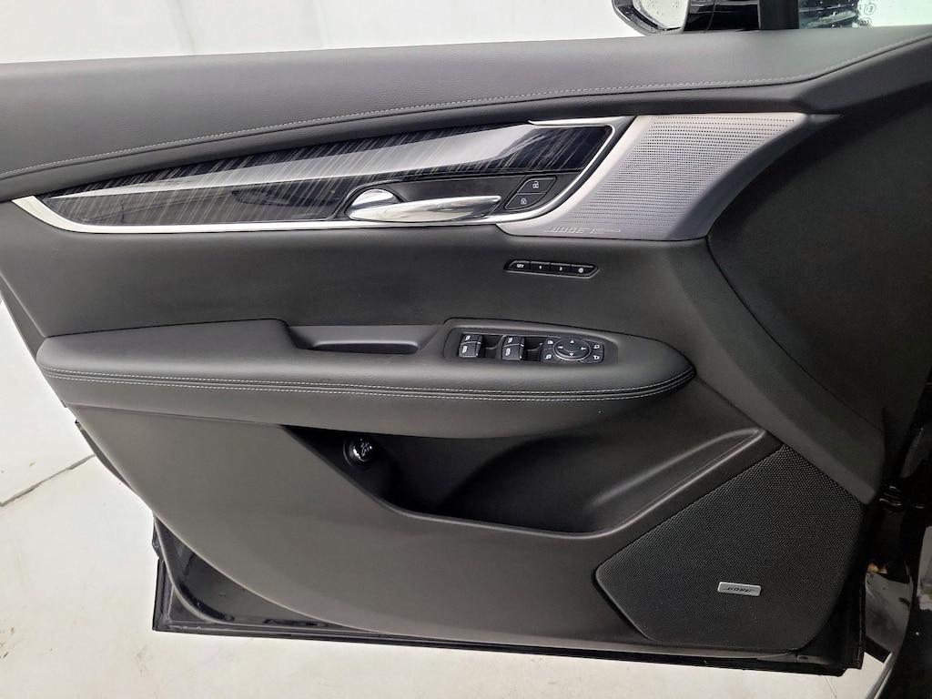 used 2023 Cadillac XT6 car, priced at $42,998