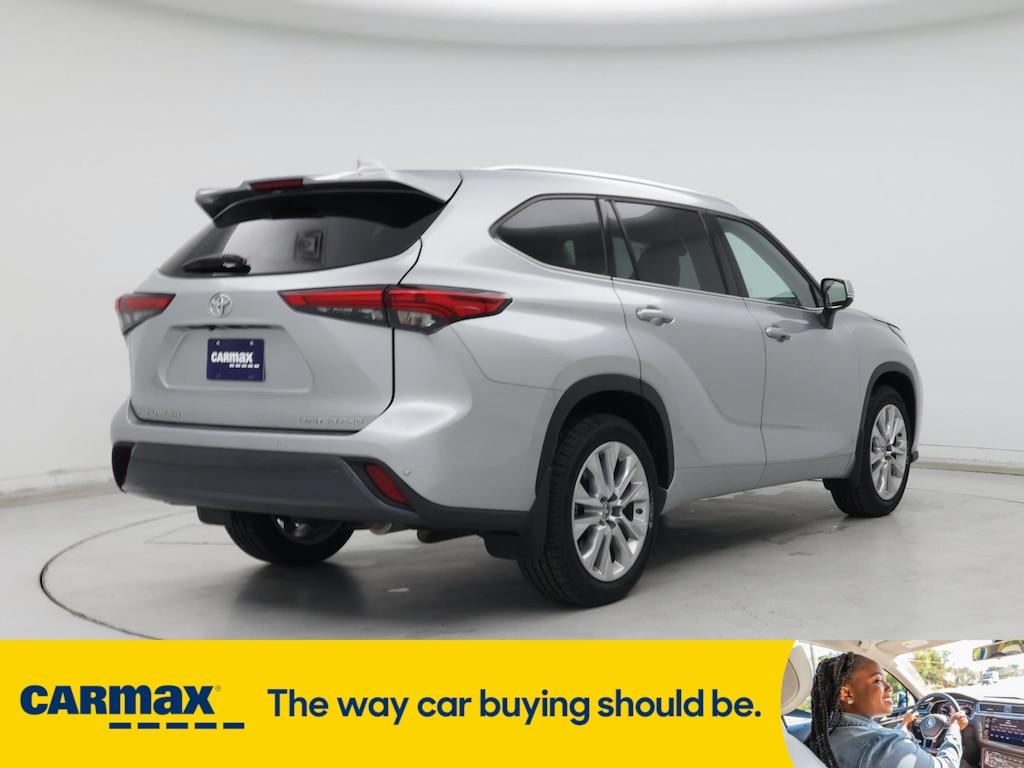 used 2022 Toyota Highlander car, priced at $36,998