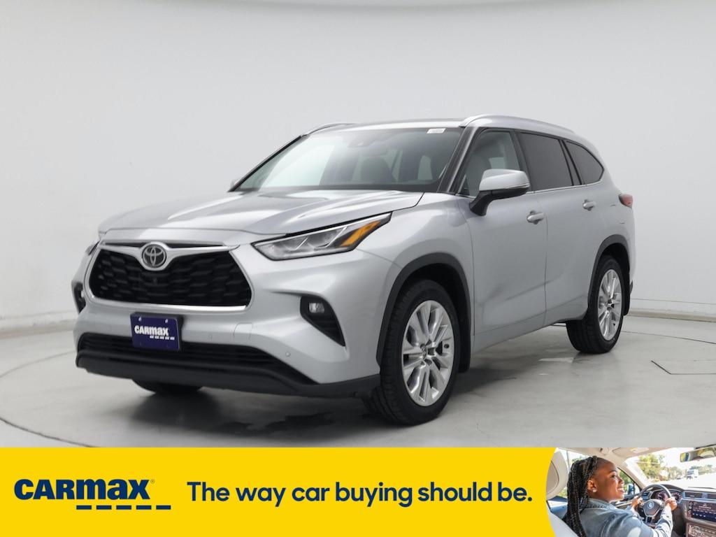 used 2022 Toyota Highlander car, priced at $36,998