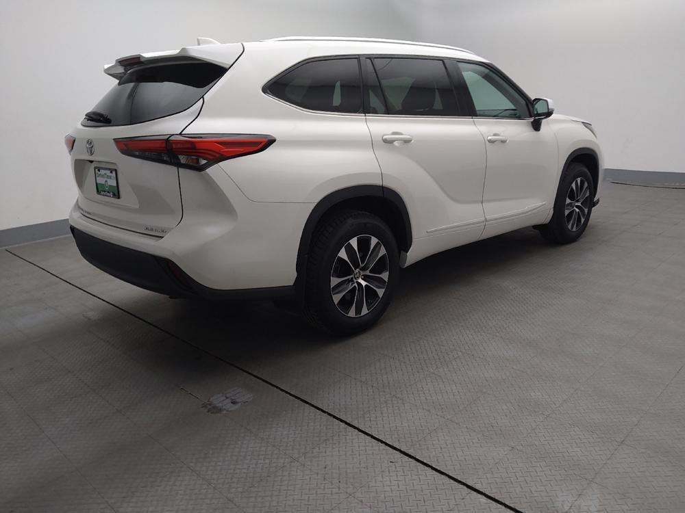 used 2020 Toyota Highlander car, priced at $27,895