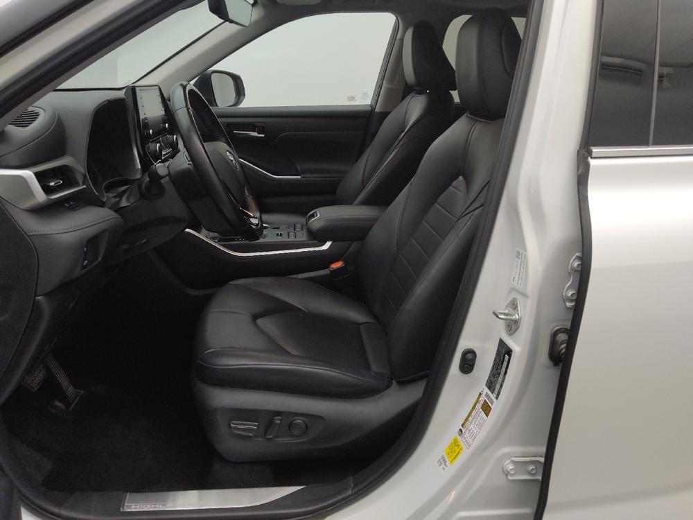 used 2020 Toyota Highlander car, priced at $27,895