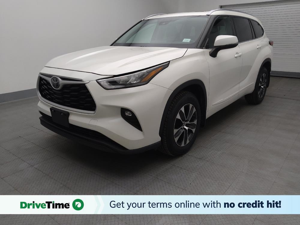 used 2020 Toyota Highlander car, priced at $27,895