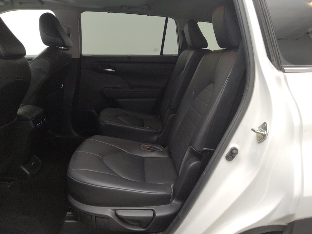 used 2020 Toyota Highlander car, priced at $27,895