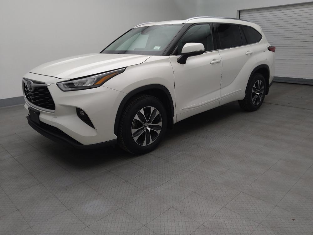 used 2020 Toyota Highlander car, priced at $27,895