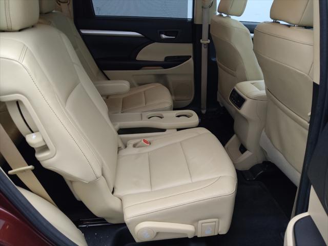 used 2018 Toyota Highlander car, priced at $22,995
