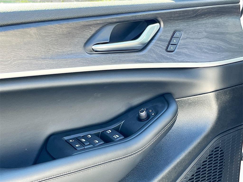 new 2025 Jeep Grand Cherokee car, priced at $35,016