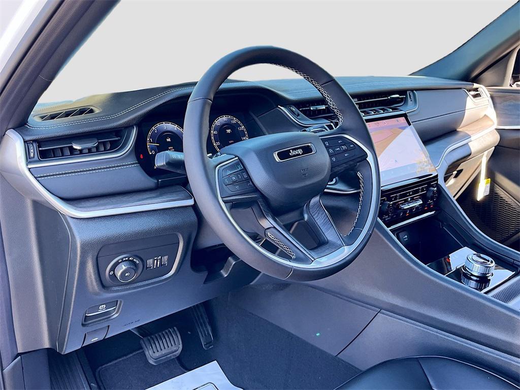 new 2025 Jeep Grand Cherokee car, priced at $35,016
