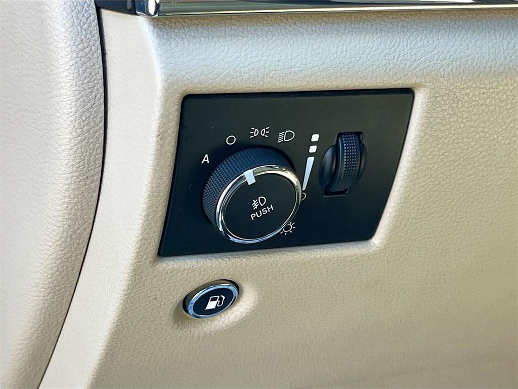 used 2017 Jeep Grand Cherokee car, priced at $12,082