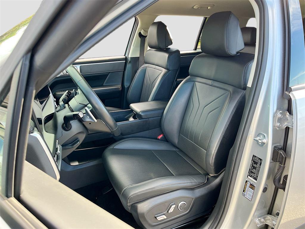 used 2024 Hyundai Santa Fe car, priced at $27,354