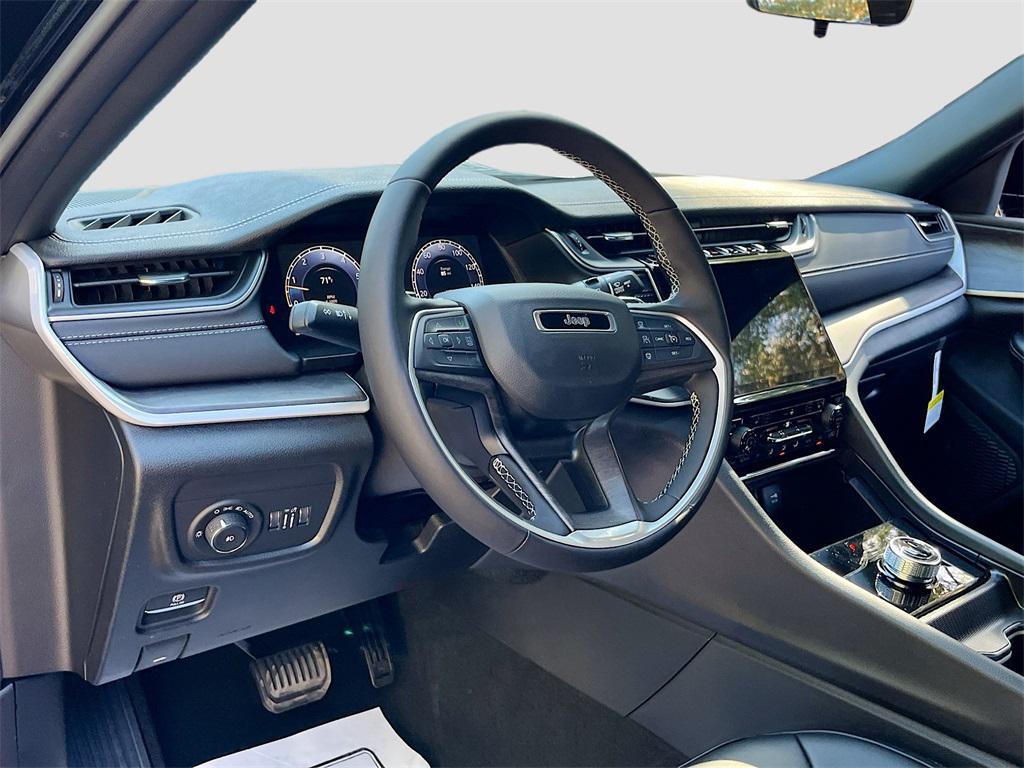 new 2025 Jeep Grand Cherokee car, priced at $34,486