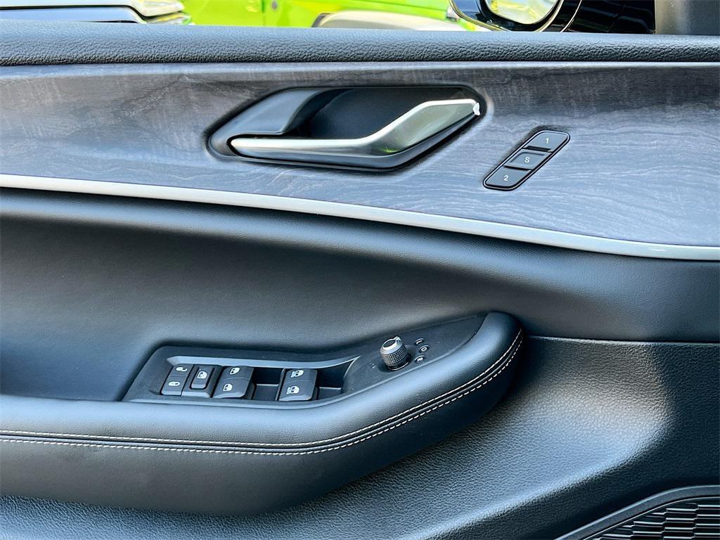 new 2025 Jeep Grand Cherokee car, priced at $34,486