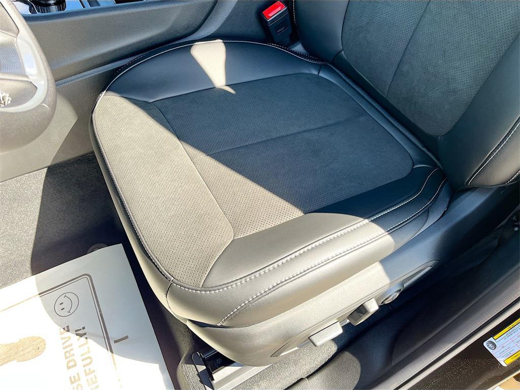 new 2025 Jeep Grand Cherokee car, priced at $37,071