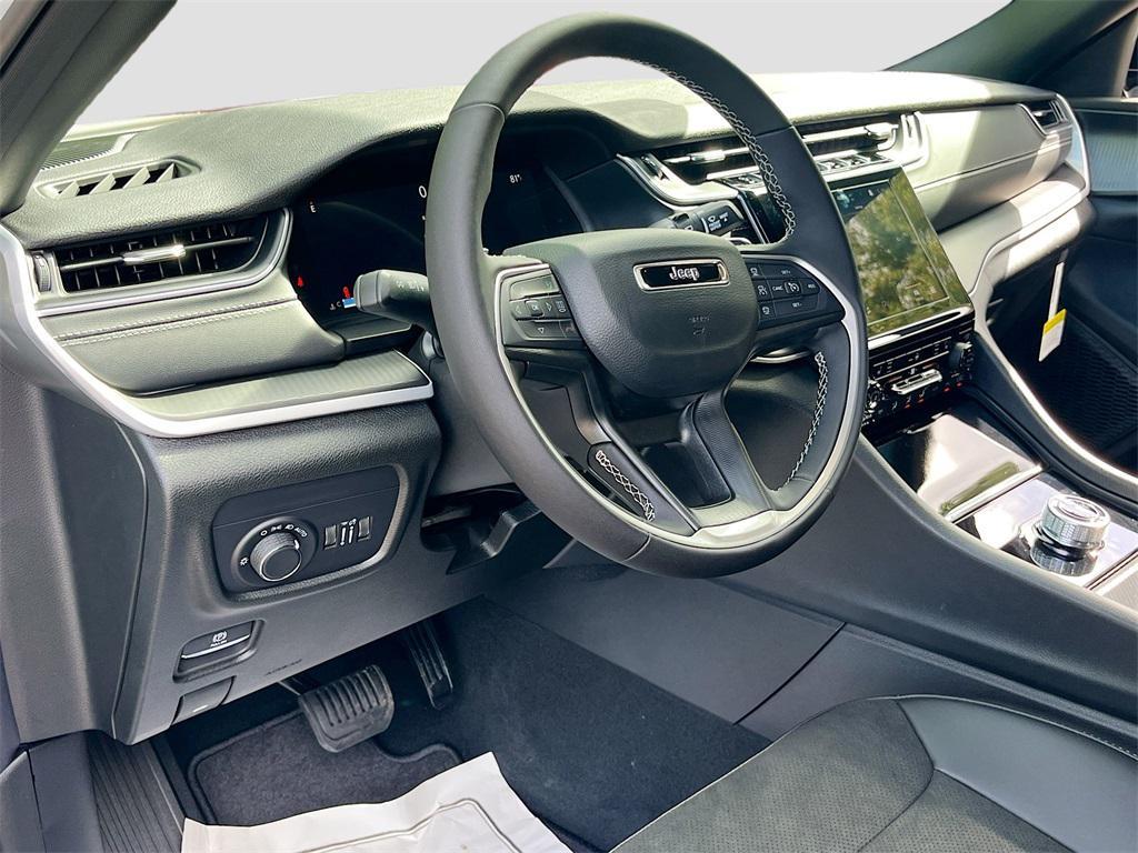 new 2025 Jeep Grand Cherokee car, priced at $36,502
