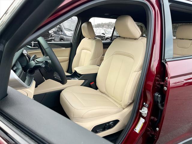 new 2025 Jeep Grand Cherokee car, priced at $35,735