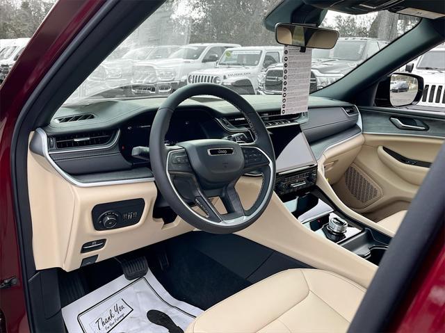 new 2025 Jeep Grand Cherokee car, priced at $35,735