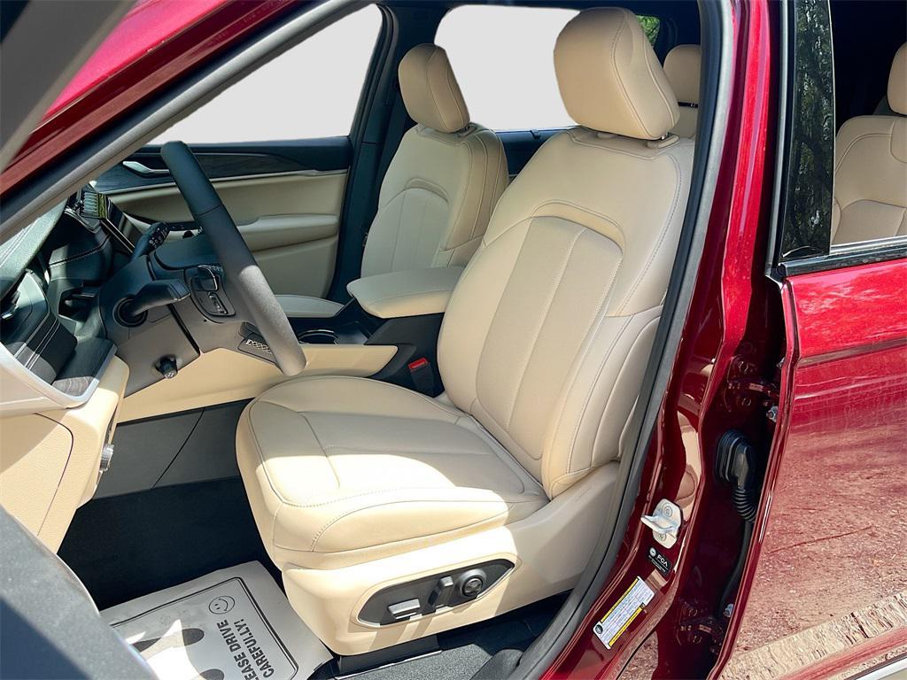 new 2025 Jeep Grand Cherokee L car, priced at $45,990