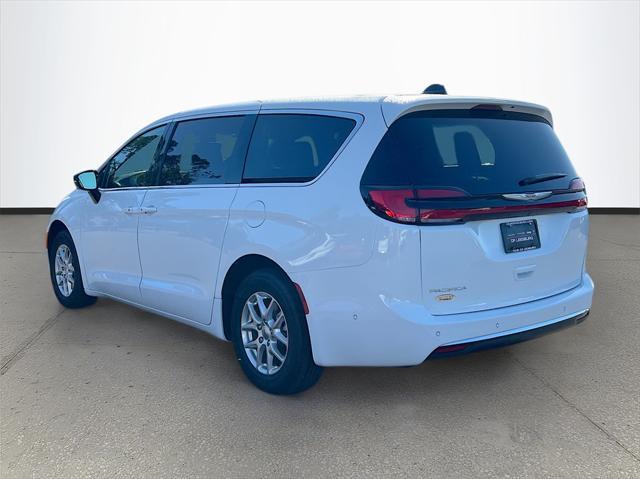 new 2025 Chrysler Pacifica car, priced at $43,925