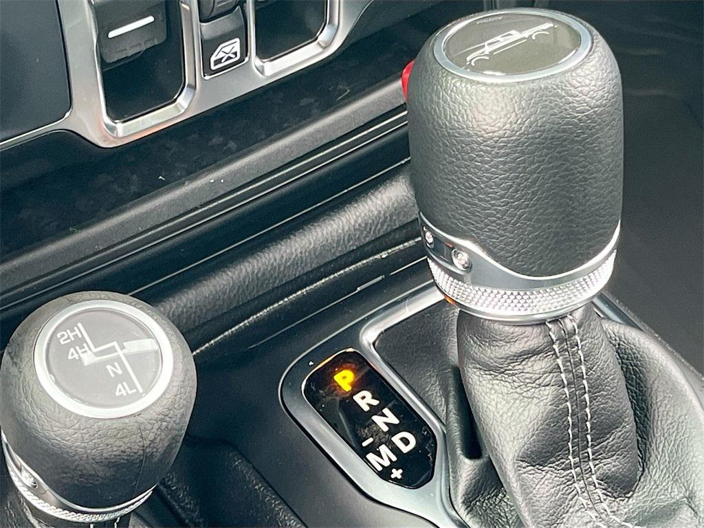 new 2025 Jeep Gladiator car, priced at $37,778