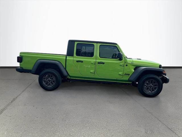 new 2025 Jeep Gladiator car, priced at $40,375