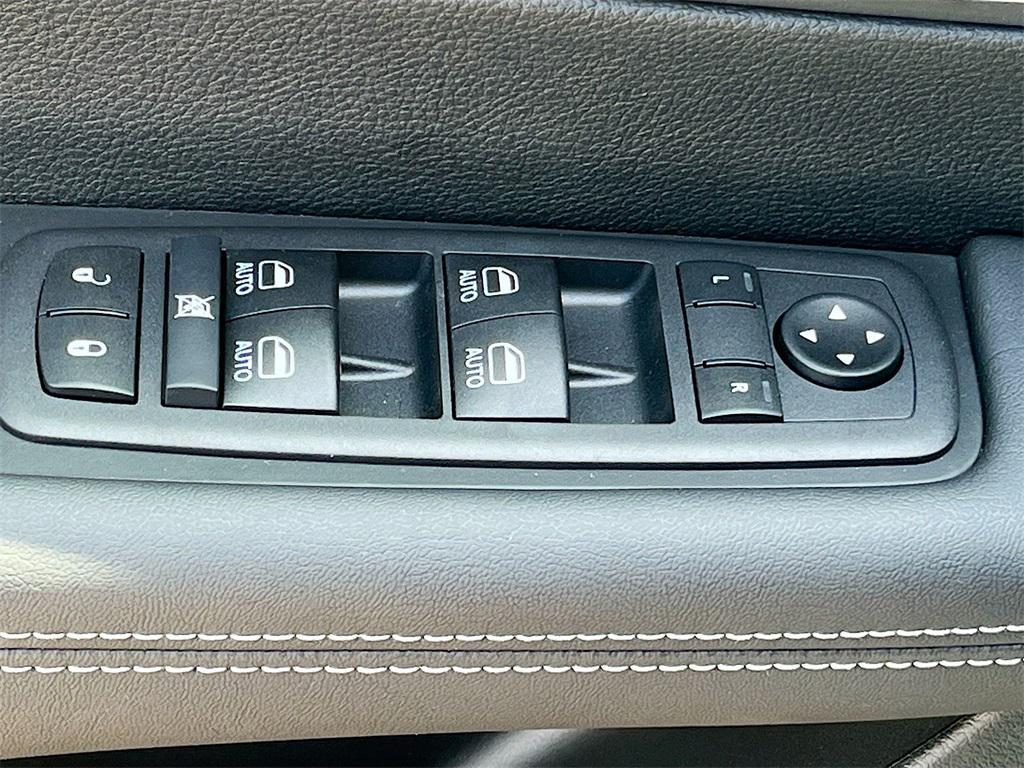 new 2026 Chrysler Pacifica car, priced at $38,038