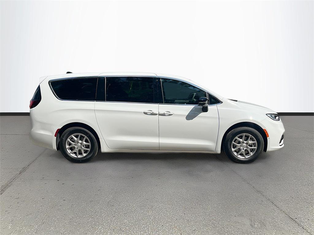 new 2026 Chrysler Pacifica car, priced at $38,038