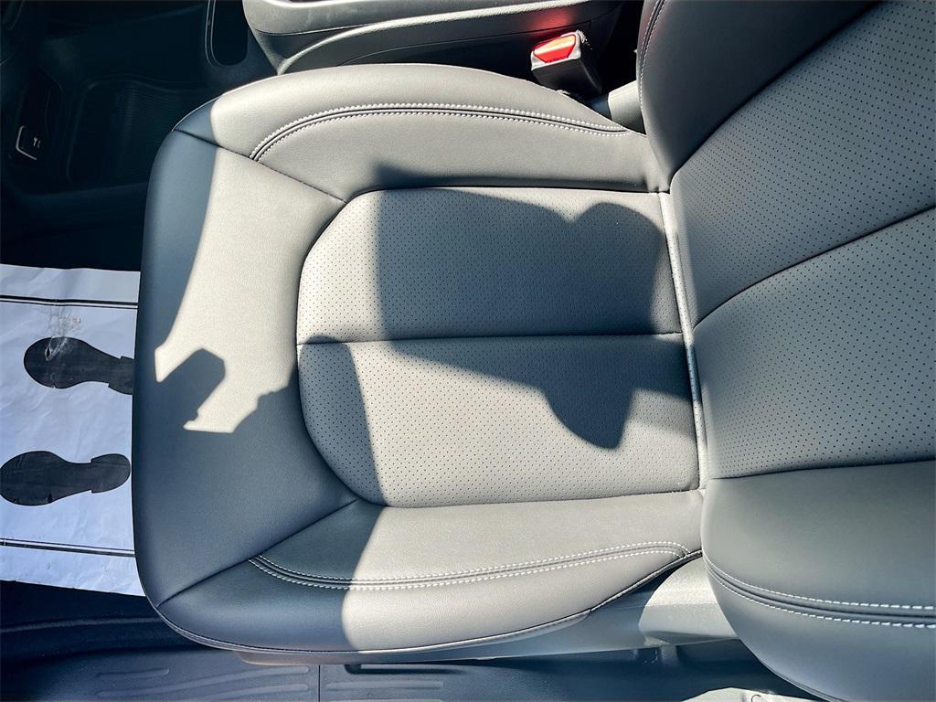 new 2026 Chrysler Pacifica car, priced at $38,038