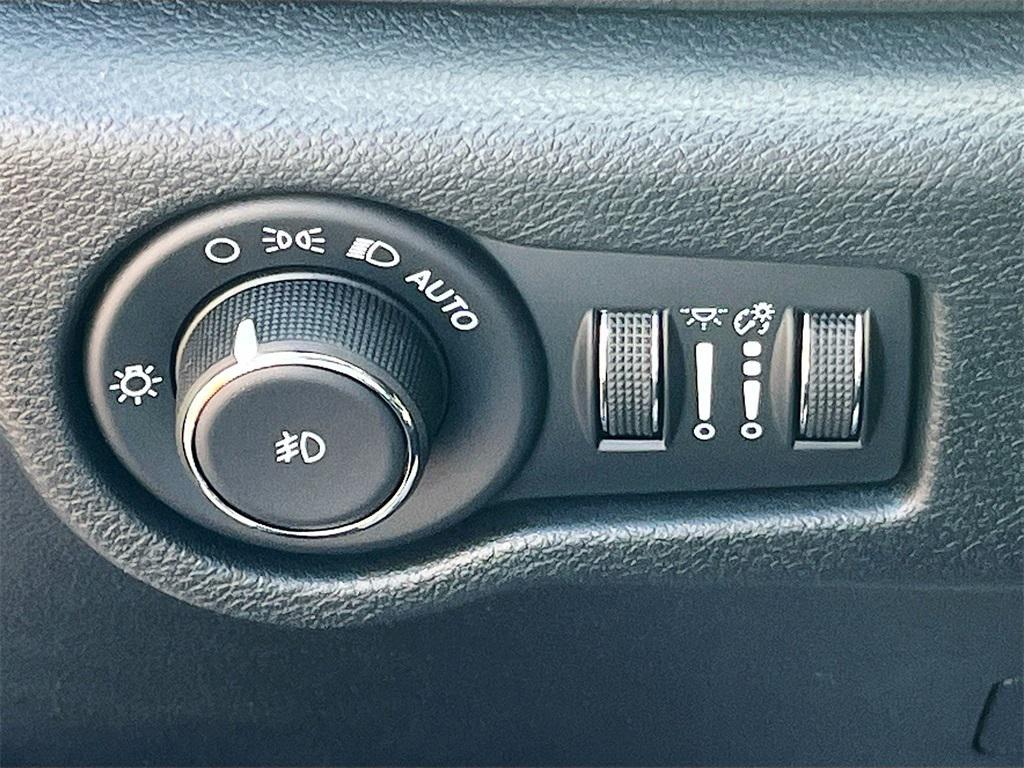 new 2026 Chrysler Pacifica car, priced at $38,038