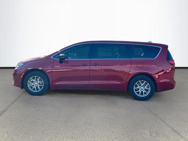 new 2025 Chrysler Pacifica car, priced at $44,420