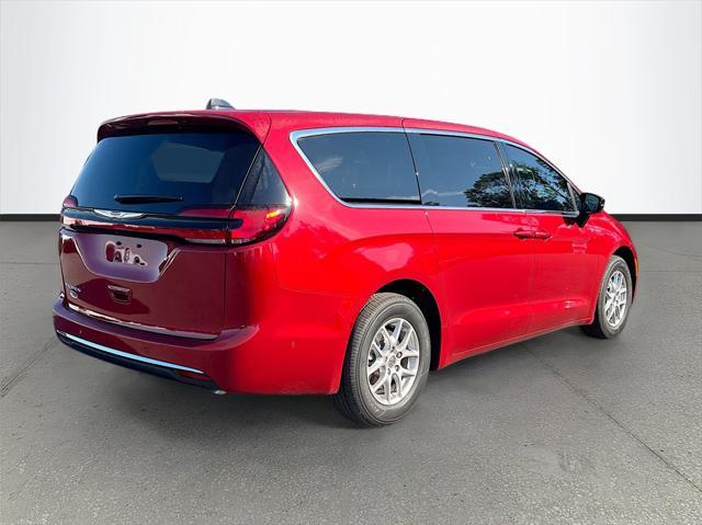 new 2025 Chrysler Pacifica car, priced at $44,420