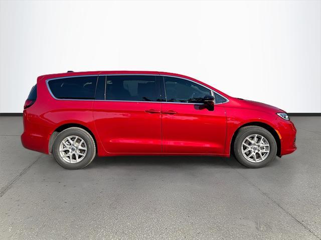 new 2025 Chrysler Pacifica car, priced at $44,420