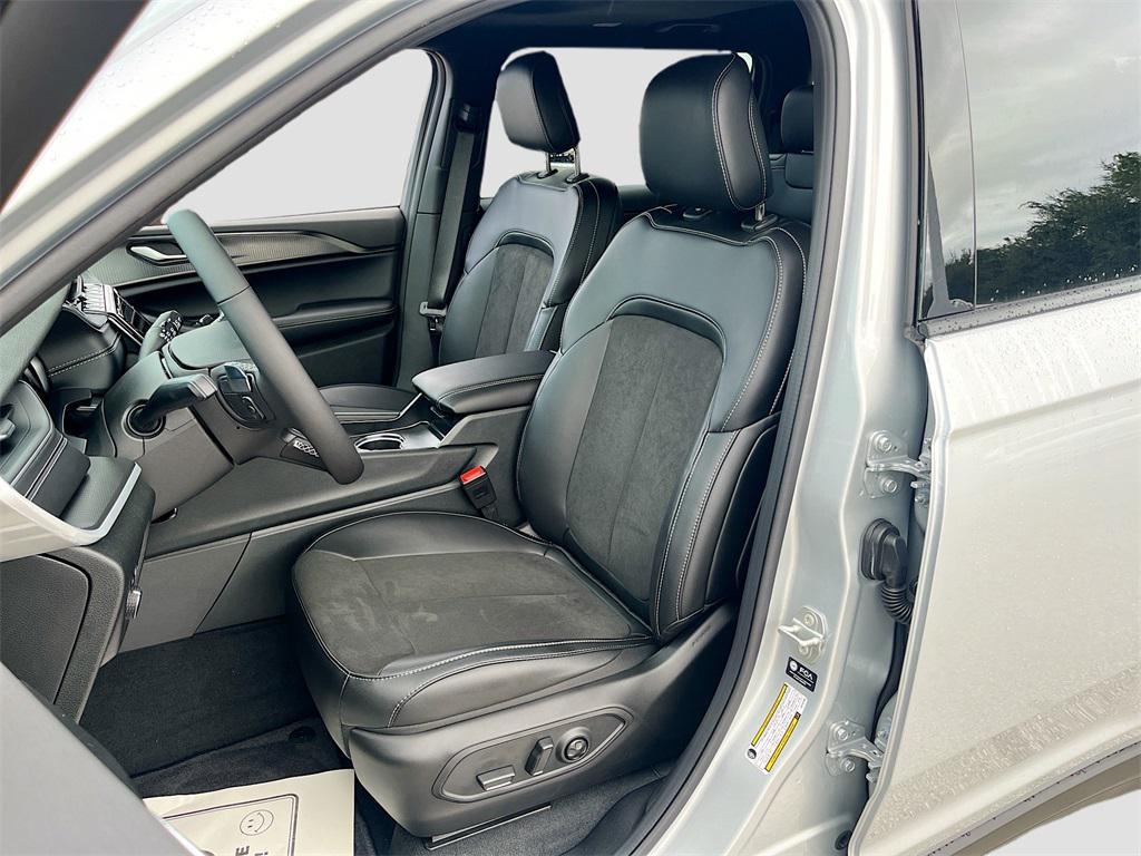 new 2025 Jeep Grand Cherokee L car, priced at $38,316