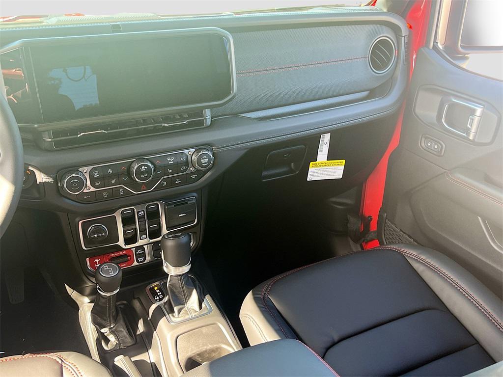 new 2025 Jeep Wrangler car, priced at $49,761