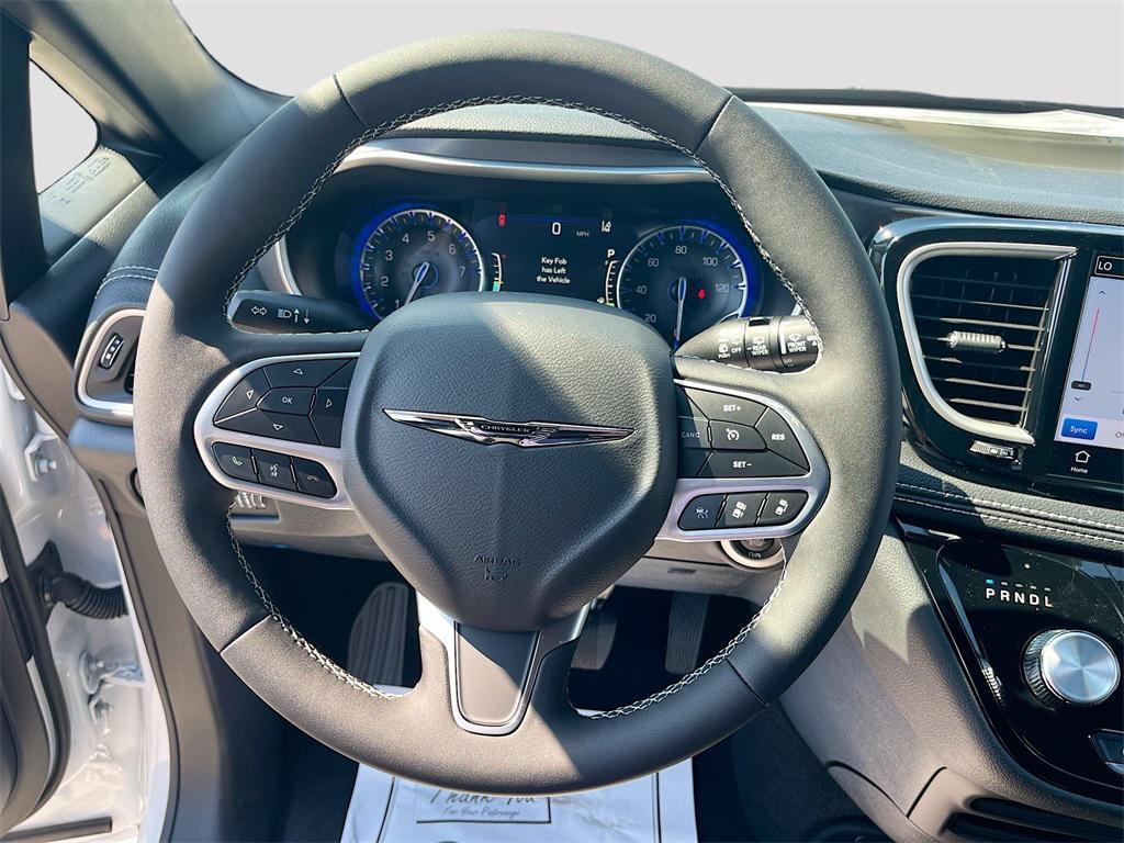 new 2026 Chrysler Pacifica car, priced at $39,788