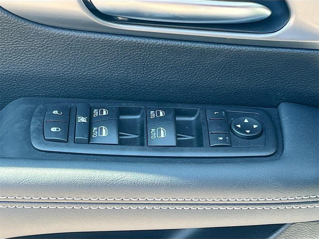 new 2026 Chrysler Pacifica car, priced at $39,788
