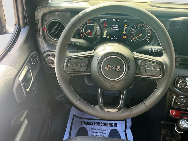 new 2025 Jeep Gladiator car, priced at $45,205