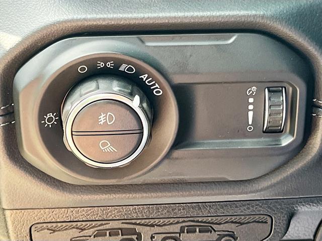 new 2025 Jeep Gladiator car, priced at $45,205