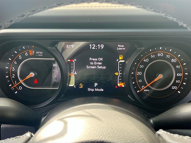 new 2025 Jeep Gladiator car, priced at $45,205