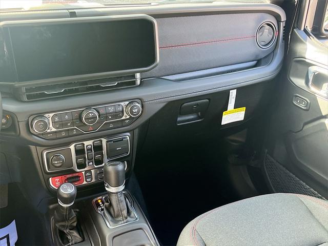new 2025 Jeep Gladiator car, priced at $45,205