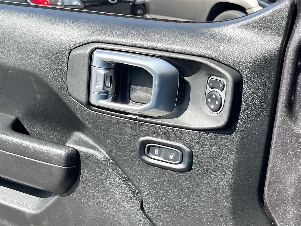 used 2021 Jeep Wrangler Unlimited car, priced at $26,993