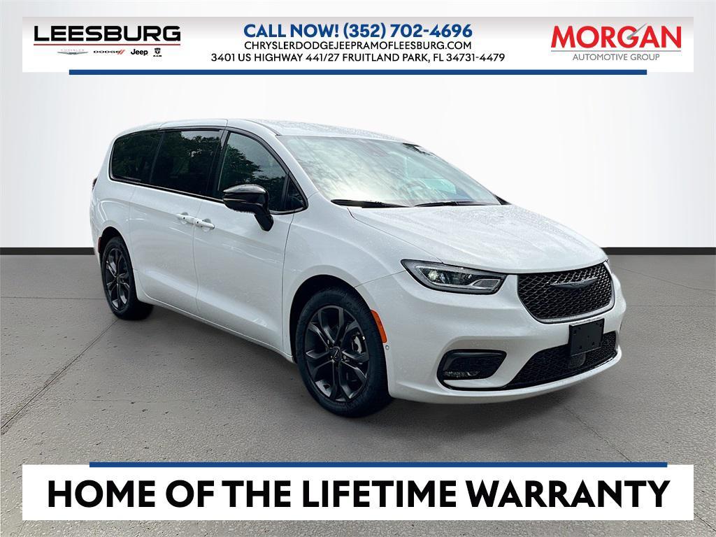 new 2026 Chrysler Pacifica car, priced at $39,270