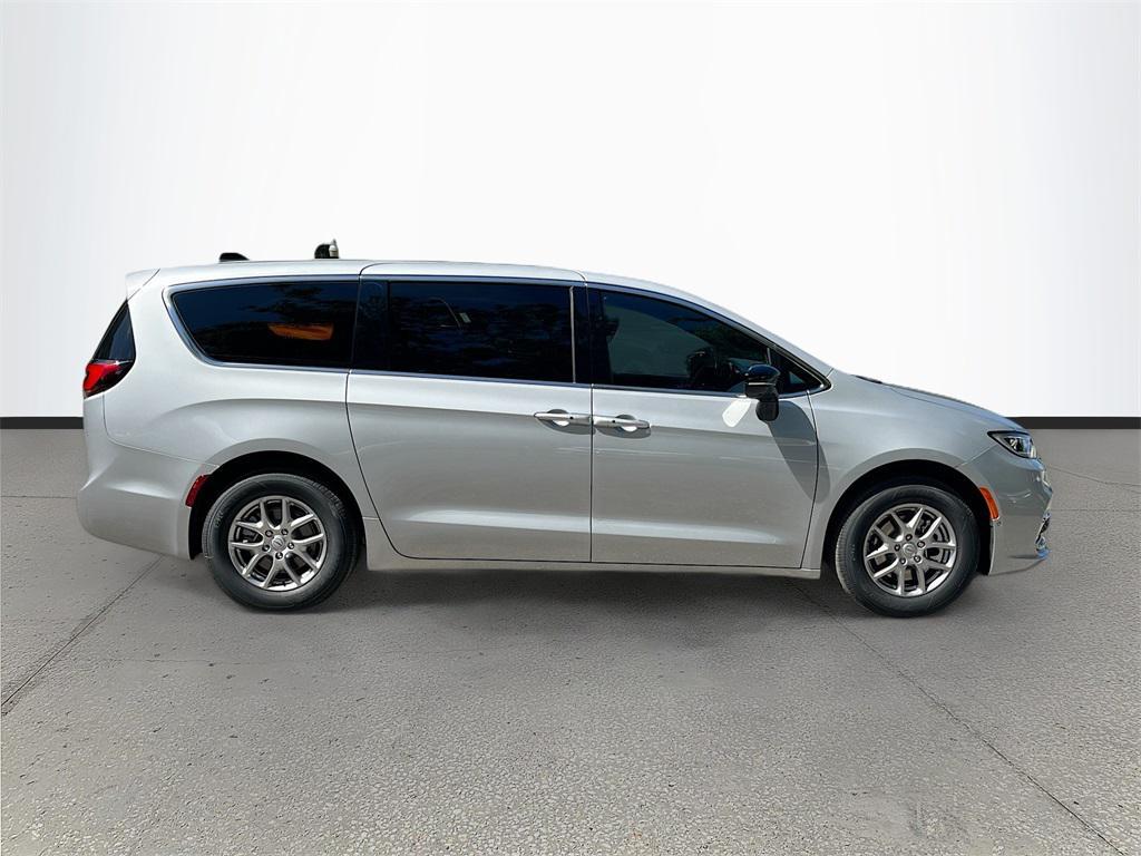 new 2026 Chrysler Pacifica car, priced at $36,220