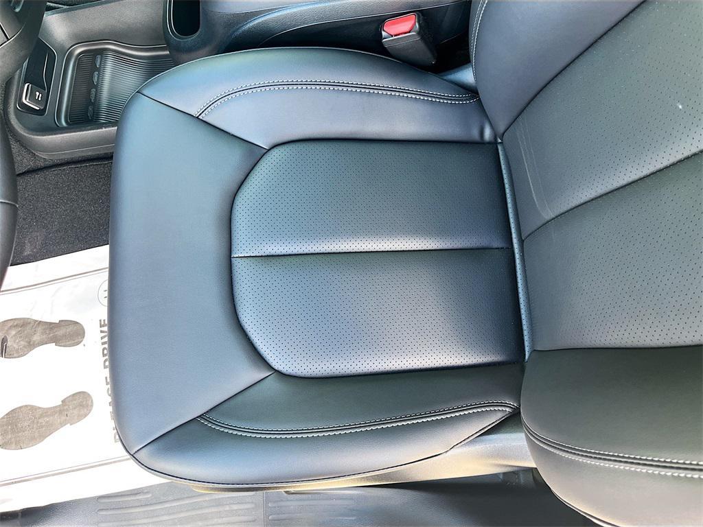 new 2026 Chrysler Pacifica car, priced at $36,220