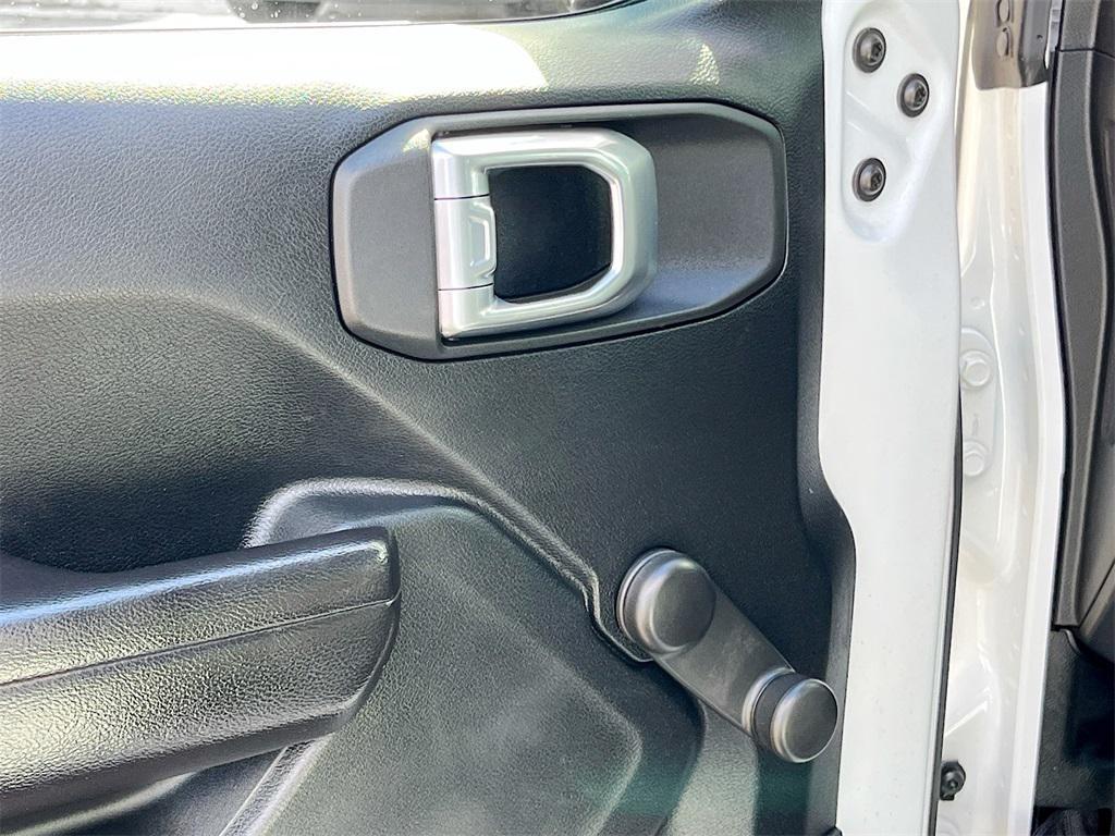 used 2021 Jeep Gladiator car, priced at $30,484