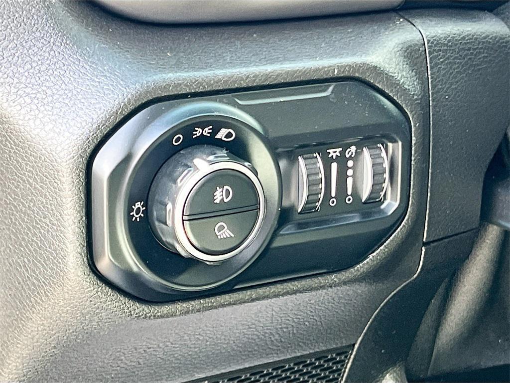 used 2021 Jeep Gladiator car, priced at $30,484