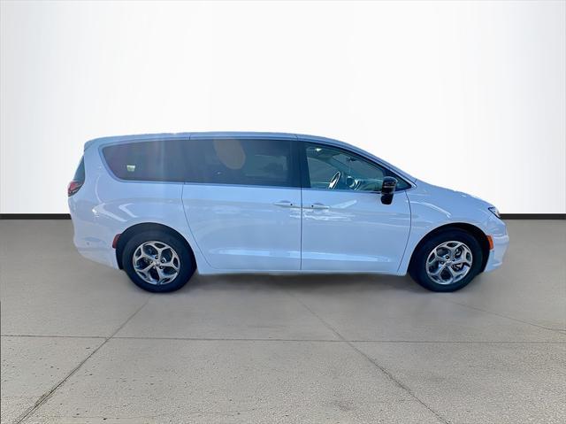 new 2024 Chrysler Pacifica car, priced at $46,334