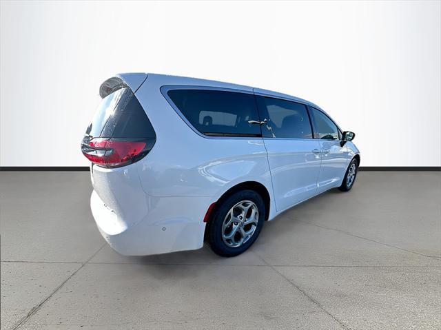 new 2024 Chrysler Pacifica car, priced at $46,334