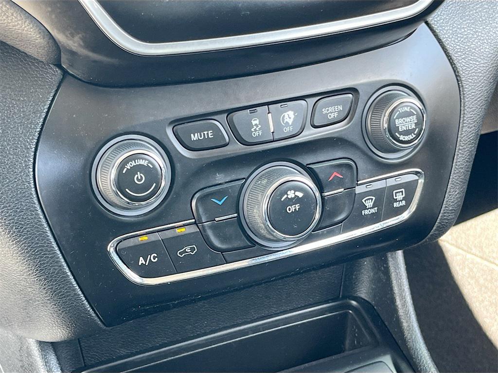 used 2021 Jeep Cherokee car, priced at $18,833