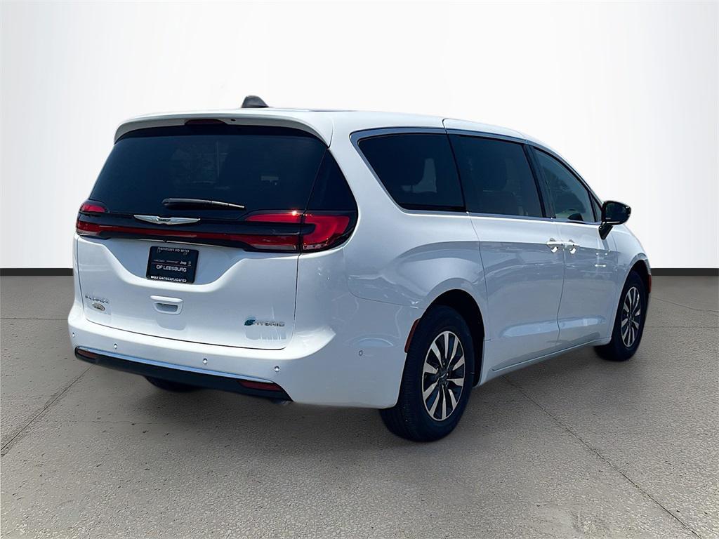 new 2025 Chrysler Pacifica Hybrid car, priced at $38,794