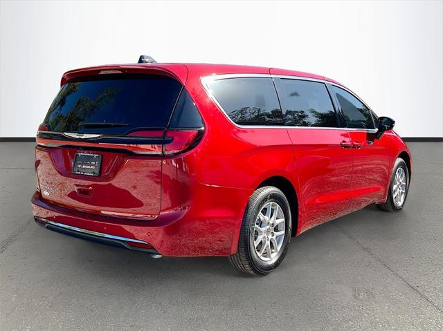 new 2025 Chrysler Pacifica car, priced at $44,420